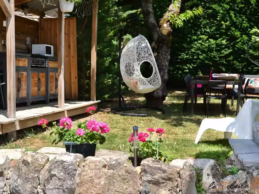 cuisine extérieur chambres hotes le Soleilo